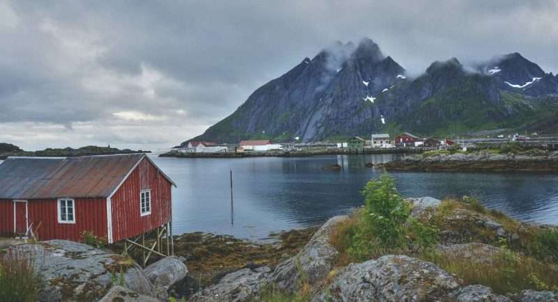 Le isole Lofoten: tra natura mozzafiato e cultura norvegese millenaria.